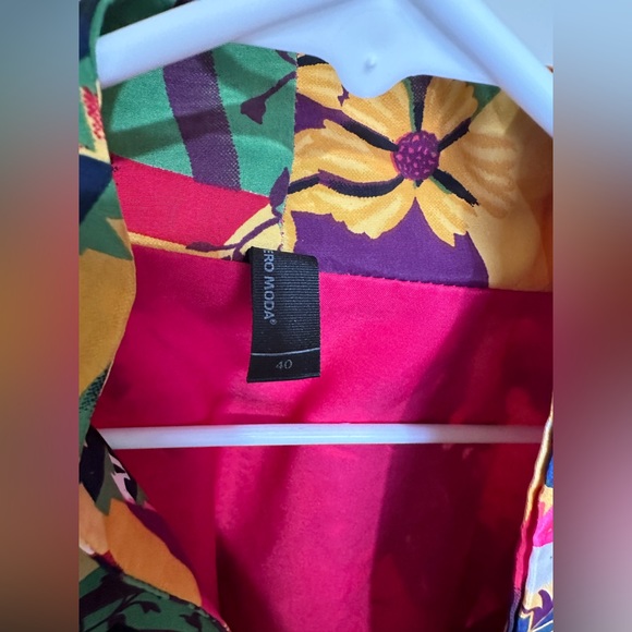 Blazer - Picture 3 of 4